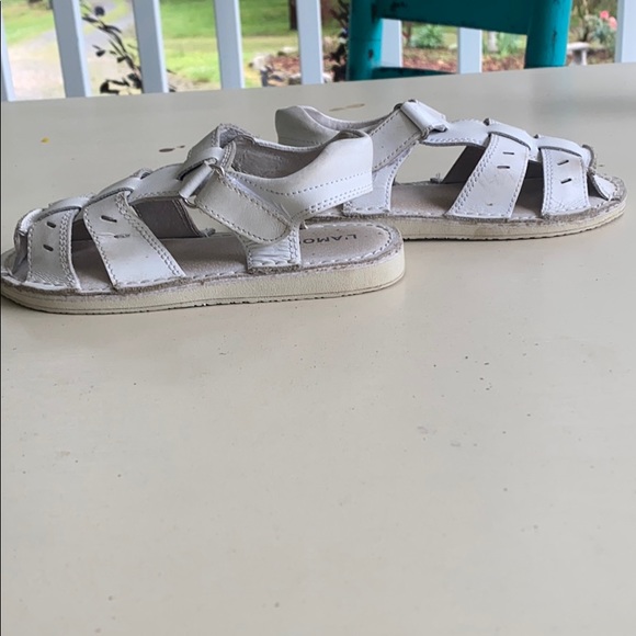 ❤️ 3/$15!!  Boys white dress sandals - Picture 1 of 3